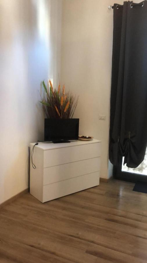 Monolocale Arredato Con Una Camera Daire Parma Dış mekan fotoğraf