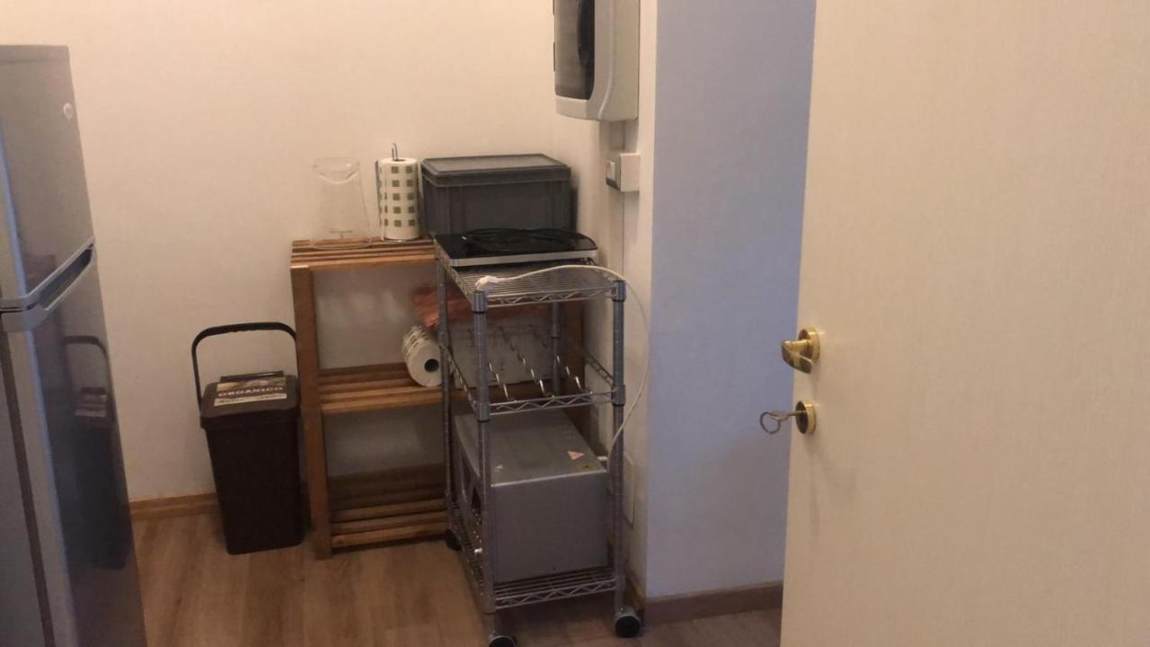Monolocale Arredato Con Una Camera Daire Parma Dış mekan fotoğraf
