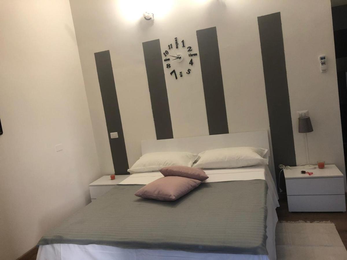 Monolocale Arredato Con Una Camera Daire Parma Dış mekan fotoğraf