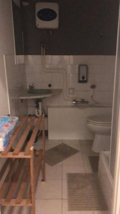 Monolocale Arredato Con Una Camera Daire Parma Dış mekan fotoğraf